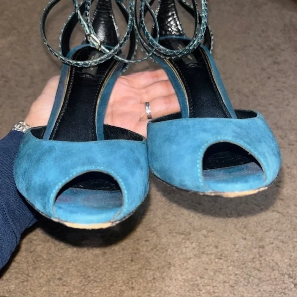 Dolce & Gabbana‎ Snakeskin Ankle Strap Peep Toe Stiletto High Heel Pump Teal 40